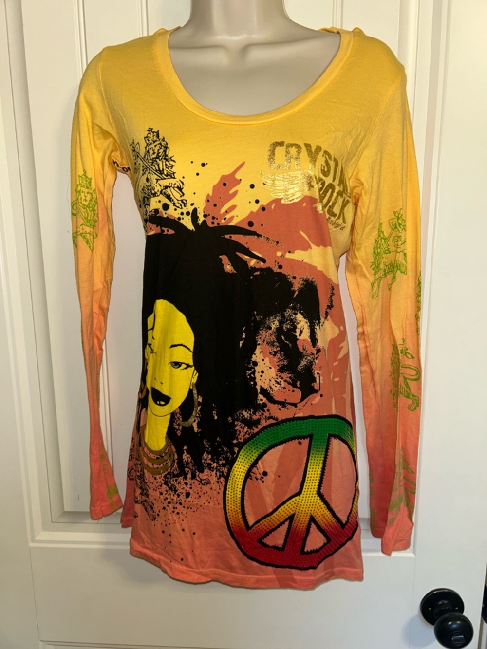 NWT Christian Audgier Crystal Rock Jamaica Peace Graphic Peace Sign Sz M